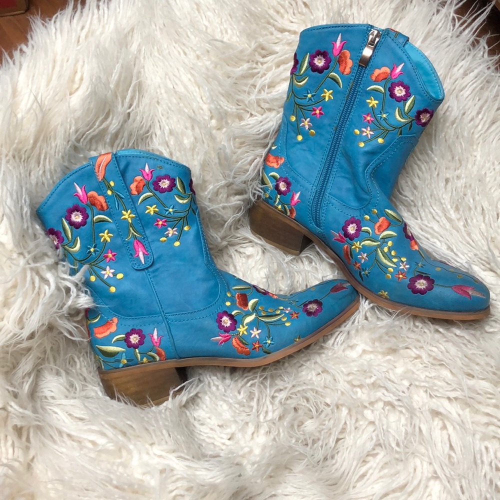 Embroidered Cowgirl boots